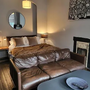 10-elegant-studio-in-central-hove.brighton-hotels-england.com/